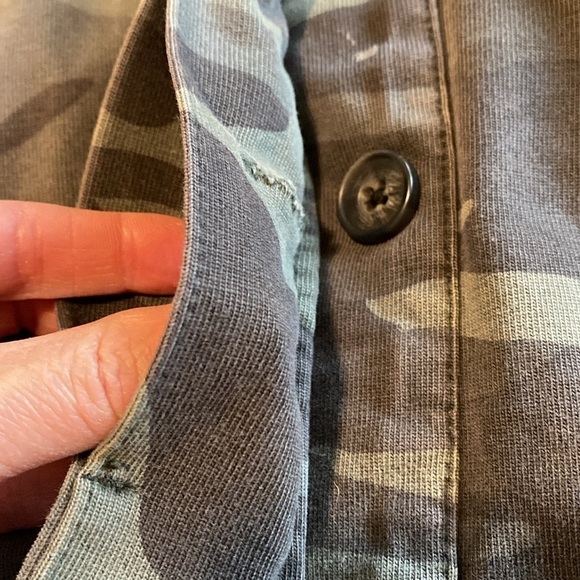 Splendid Green Camo Shaket Size XS in EUC - Picture 3 of 11